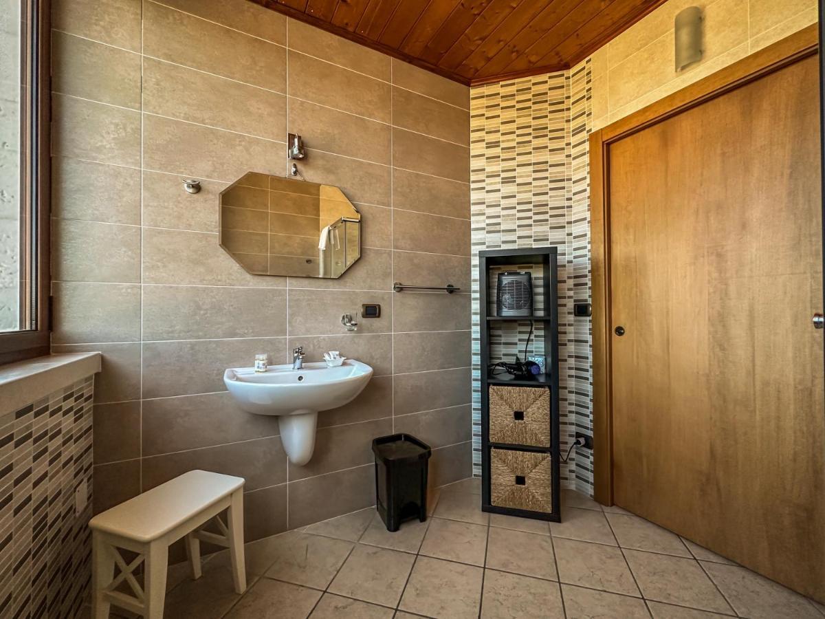 B&B Il Leccio อัลเบโรเบลโล ภายนอก รูปภาพ
